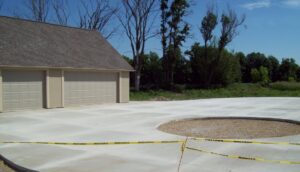 Newly built round driveway for a garage in a residential area